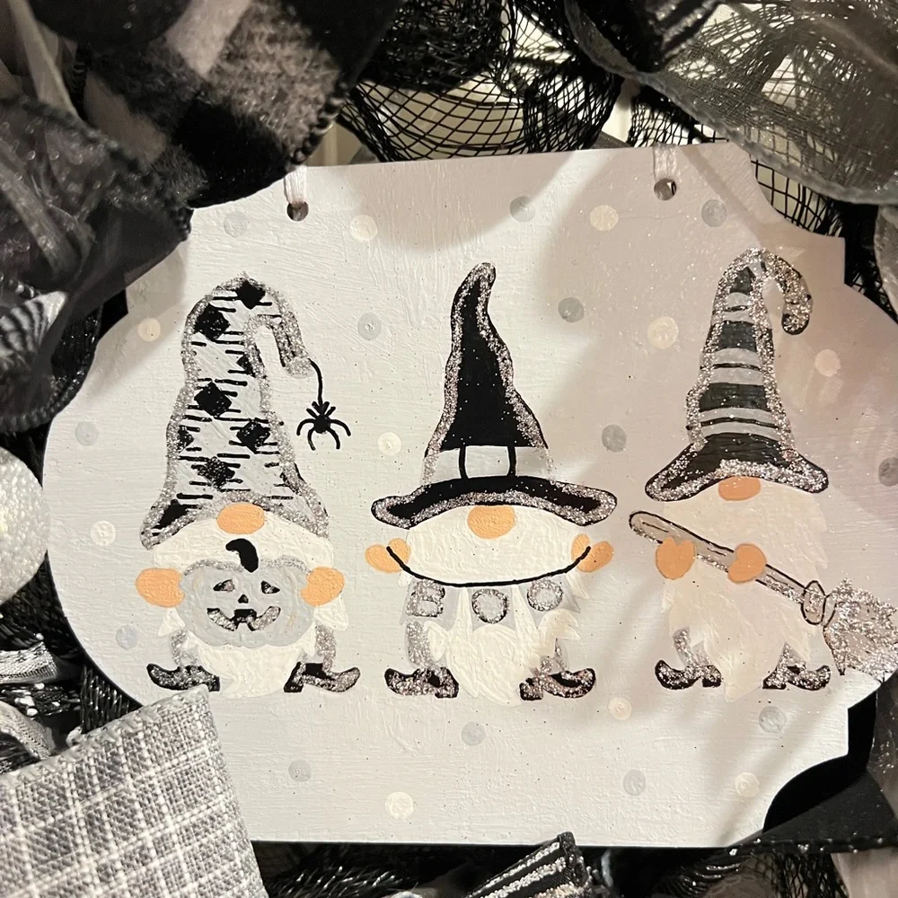 13 inch Halloween Ribbon Wreath Black White Gnome MW2